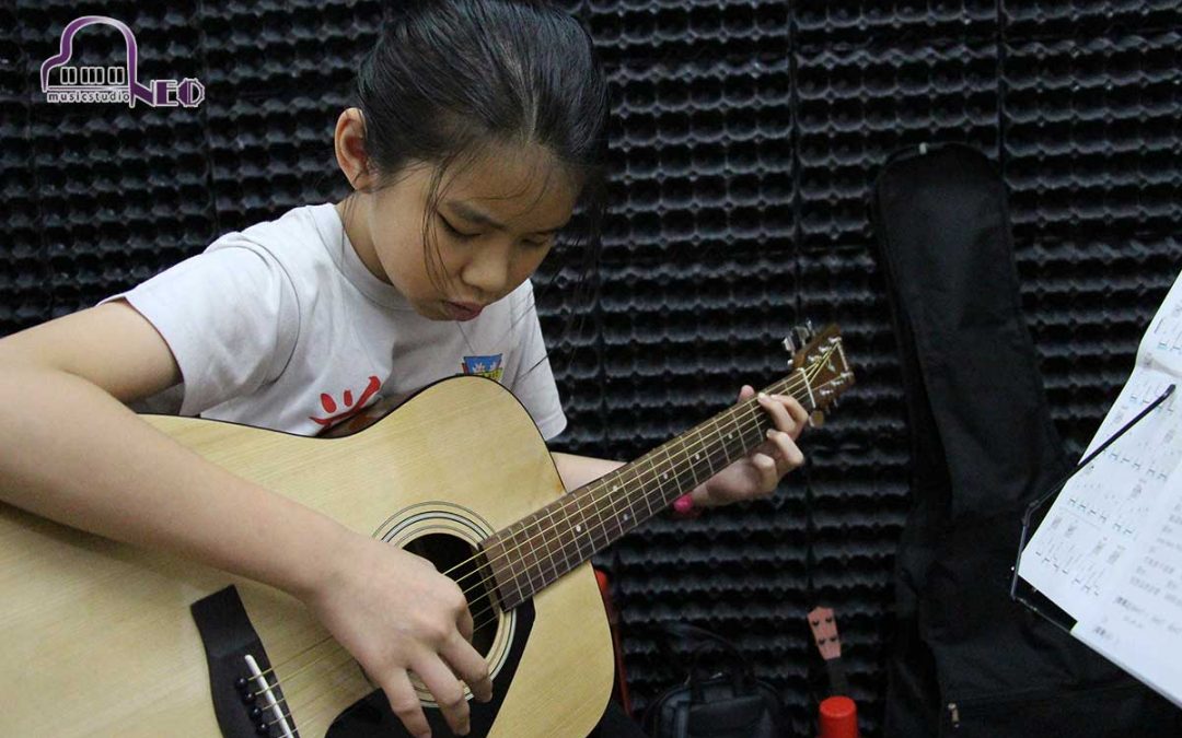 Guitar & Ukulele Classes In Klang | Neo Music Studio