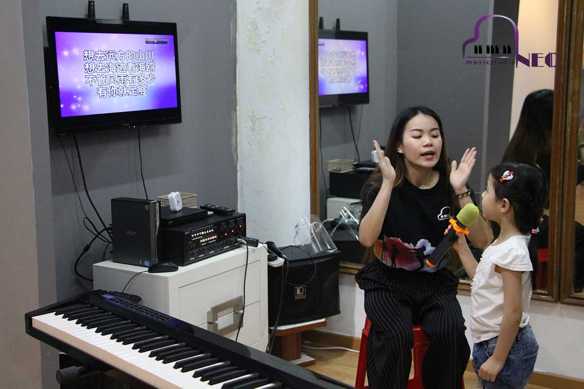 Kids Vocal Lessons In Klang | Neo Music Studio
