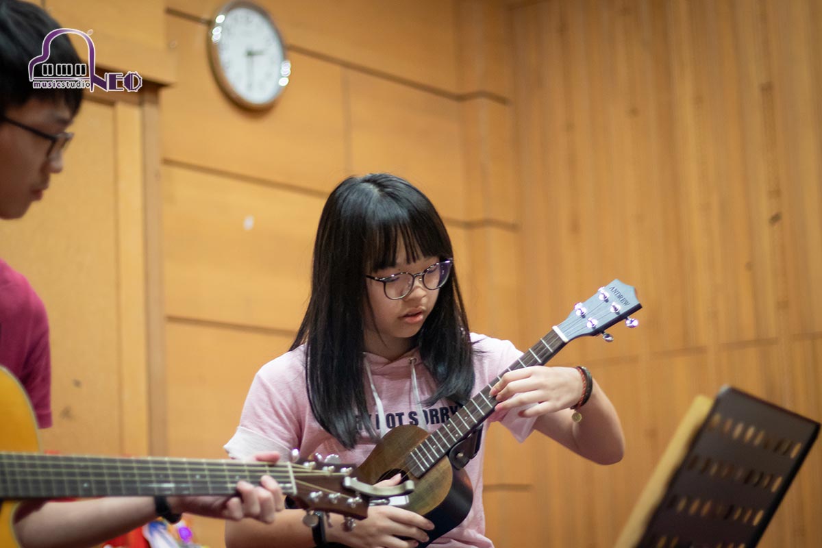 Guitar Class In Klang | Neo Music Studio